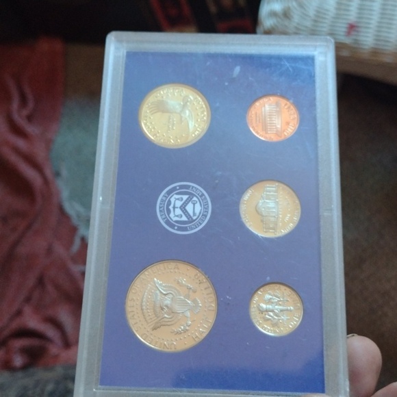 United States Mint Proof Coin Set - Picture 2 of 3